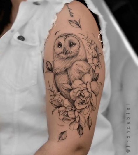 Womens Owl Tattoo Ideas, Owl Tattoo With Flowers For Women, Animal Fineline Tattoo, Delicate Owl Tattoo, Animal Shoulder Tattoo, Owl Tattoo Shoulder, Owl Fine Line Tattoo, Floral Owl Tattoo, Owl Flower Tattoo