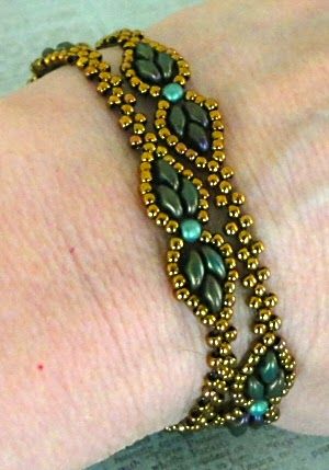 Linda's Crafty Inspirations: YouTube Beading Tutorial - Dream Empress Bracelet Seed Bead Tutorials, Super Duo Beads, Twin Beads, Beaded Bracelets Tutorial, Seed Bead Tutorial, Beading Tutorial, Beaded Bracelet Patterns, A Bracelet, Beaded Jewelry Patterns