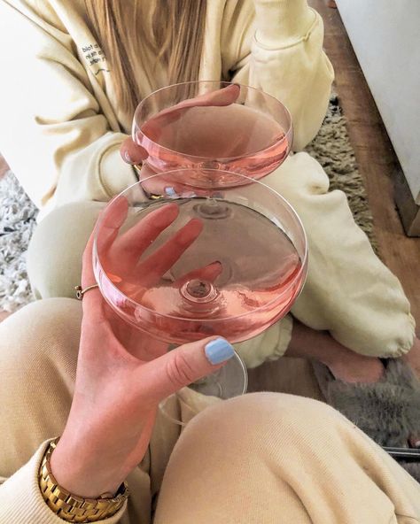 B E A on Instagram: “Cheers to the weekend 🥂 . . . #champagne #champagnelover #goodevening #eveningmood #loungewear #loungewearset #prettylittleiiinspo…” Wine Glasses Cheers, New Year Journal Prompts, Year Journal Prompts, New Year Journal, Bff Party, Filler Instagram, Feed Filler, Pink Wine Glasses, Peach Wine