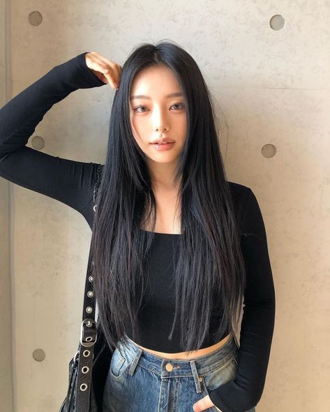 Korean Haircut Long, Black Hair Korean, Long Straight Black Hair, Korean Long Hair, Asian Long Hair, Straight Black Hair, Asian Haircut, Hair Mask For Damaged Hair, Hair Inspiration Long