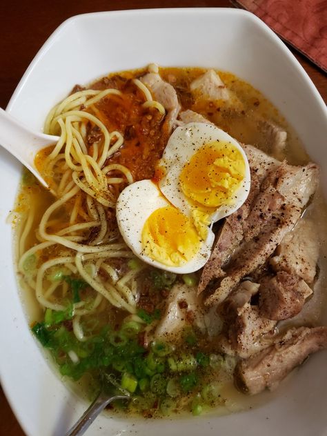 Chicken Mami Recipe, La Paz Batchoy, Filipino Recipes, Food Obsession, Interesting Food Recipes, Pretty Food, Food Cravings, Asian Recipes, Good Food