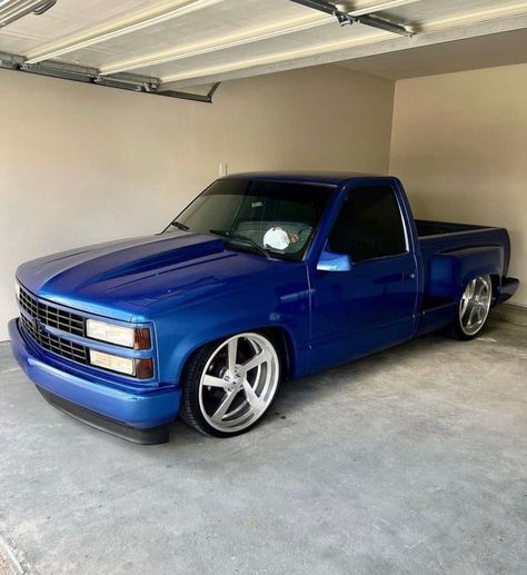 Old Trucks Chevy, Chevy Trucks Lowered, Classic Cars Trucks Chevy, Best Suv Cars, Obs Truck, Trucks Chevy, Chevy Trucks Silverado, Chevy Diesel Trucks, Silverado Truck