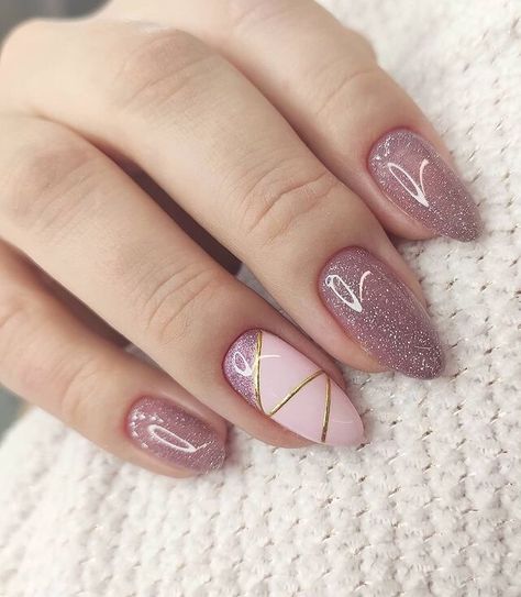 Nail Art With Mehndi Hands, Nails Extension Designs, Wedding Nails Design Elegant, Extension Nail Art, Nail Extensions Acrylic, Bridal Nails Designs, Quick Nail Art, Fancy Nail Art, Mauve Nails