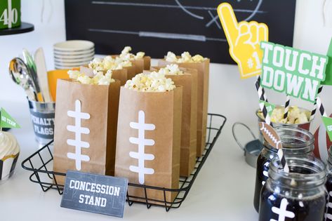 Kick off Super Bowl Weekend with party decor that will turn your friends into fans! We've got everything from treat bags to photo booth props to get you ready for Game Day! Click the link below to get your party started! Football Snack Bags, Football Treat Bags, Super Bowl Invitations, Superbowl Party Decorations, Football Treats, Super Bowl Weekend, Football Invitations, Popcorn Bag, Puppy Decor