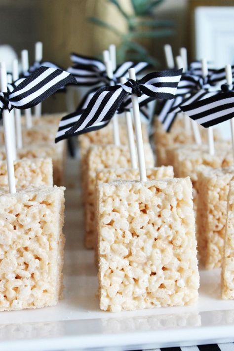 White 40th Birthday Party Ideas, White Party Snacks, Black And White Snacks, White Snacks For Party, White Party Food Ideas, Black And White Desserts, White Party Food, White Party Foods, Black And White Party Decorations