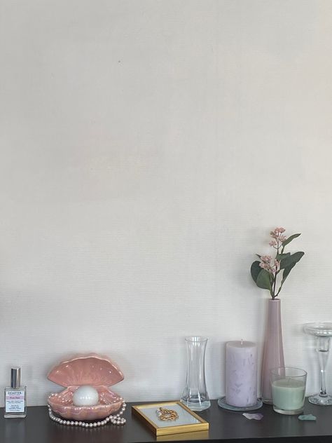 soft/ pastel room decor Pastel Room Decor, Pastel Room, Soft Pastel, Glass Vase, Room Decor, Pastel, Vase, Glass, Home Decor