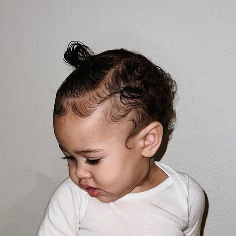 Dove Alaya 🕊️ on Instagram: "A lot of tears, gel, and wrestling went down on this Wednesday afternoon just to get some baby hairs slicked down 🤨 all that to then fall asleep while it was still wet. Styling a 10 month olds hair might actually be harder than labor" 10 Month Old Hairstyles, Infant Hairstyles, Baby Gel, Baby Girl Hairstyles Curly, Mexican Babies, Wednesday Afternoon, Old Hairstyles, Baby Hairs