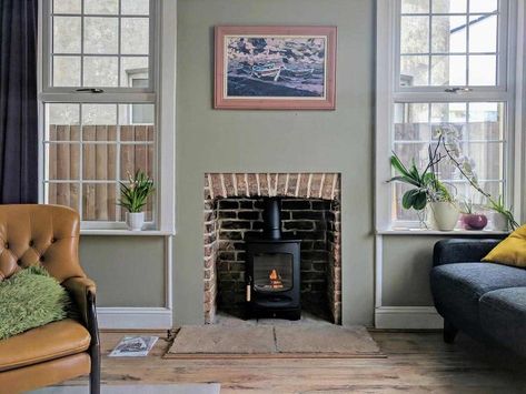 Antique Fireplaces | Restoration Service | Scarlett Fireplaces Classic Fireplace Design, Original Brick Fireplace, Fireplace Island, Tiled Hearth, English Fireplace, Modern Wood Burning Stoves, Antique Fireplace Mantels, Slate Fireplace, Fireplace Design Ideas