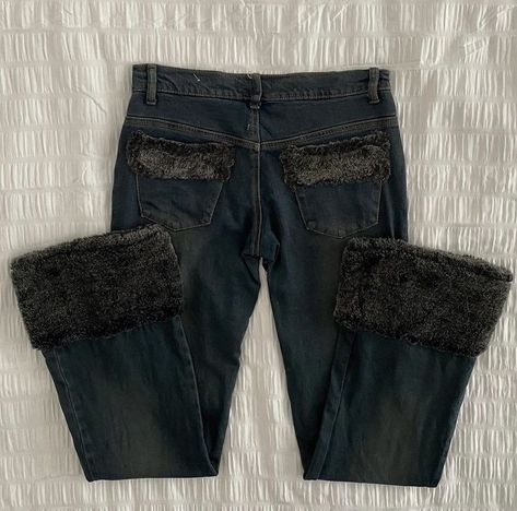 Flare Jeans Diy, Bottoms Aesthetic, Aesthetic Clothes Vintage, 2000 Pants, Washed Out Jeans, Flare Jeans Vintage, Aesthetic Jeans, Jeans Aesthetic, Jeans Flared