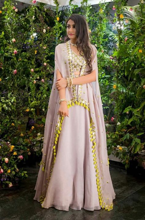 Lehanga Designs With Shrug, Cape Shrug Indian, Fashion Attire Style, Rann Of Kutch Outfit, Latest Indian Wedding Outfits For Women 2023, Latest Indo Western Outfits Wedding, White Suit Designs, Latest Indo Western Outfits For Women, Latest Indo Western Dresses For Women