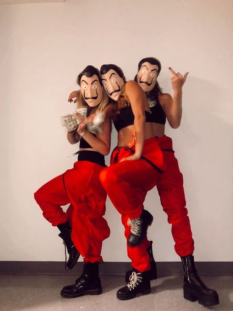 Money Heist Halloween Costume Couple, Money Heist Costume Couple, Casa De Papel Costume Ideas, Money Heist Costume Women, Women Scary Halloween Costume Ideas, Money Heist Makeup, Money Heist Outfit, Disfrases Caseros Mujer Ideas, Heist Halloween Costume