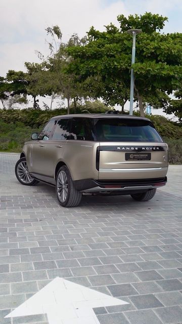 Range Rover Vogue 2023, Range Rover Vogue, Panoramic Sunroof, Neat Casual Outfits, Apple Air, Cars Luxury, Head Up Display, Makeup Game, Surround Sound