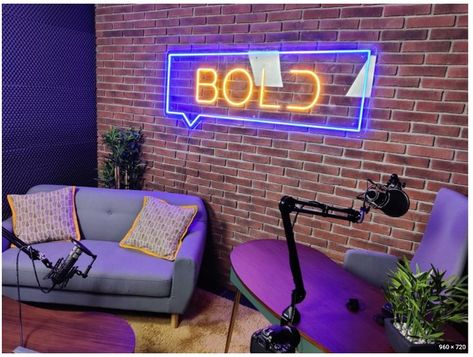 Podcast Lounge Setup, Simple Podcast Set Design, Podcast Corner Ideas, Podcast Room Aesthetic, Home Studio Setup Youtube, Small Podcast Room Ideas, Podcast Room Design, Podcast Backdrop Ideas, Podcast Aesthetic Studio