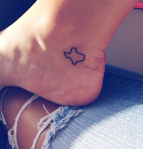 I would love to do this with Alabama and a red heart on Birmingham <3 love the placement!!! State Tattoos, Small Foot Tattoos, Tattoo Ankle, Texas Tattoos, Ankle Tattoo Designs, Foot Tattoos For Women, 1 Tattoo, Sister Tattoos, Foot Tattoo