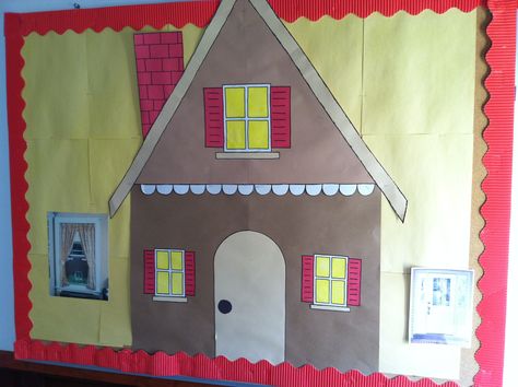 Parts of house vocab bulletin board. Shows windows and door. (By: Jen) House Bulletin Board Ideas, Parts Of House, The Napping House, Early Preschool, Themed Rooms, Bulletin Board Ideas, Classroom Door, File Folders, Construction Paper