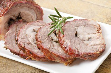 Roast Veal Recipe, How To Cook Veal, Veal Roast, Beef Stew Stove Top, Veal Cutlet, Grilled Roast, Veal Recipes, Lamb Ribs, Stuffed Pork