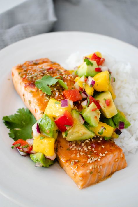 Salmon Salsa, Salmon With Mango Salsa, Mango Salmon, Salmon With Mango, Mango Salsa Salmon, Asian Salmon, Lake Fish, Salmon Soy Sauce, Shabbat Dinner