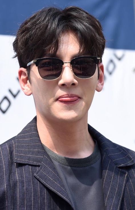 Men With Sunglasses, Sunglasses Asian, Face With Glasses, Asian Haircut, Men Hairstyle, Asian Men Hairstyle, Square Face, Glasses Men, Men Sunglasses