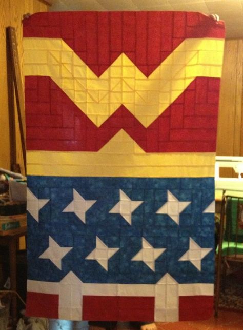 Wonder Woman quilt | wonder woman quilt - Google Search Wonder Woman Quilt Pattern, Nerdy Quilts, Wonder Woman Quilt, Batman Quilt, Superhero Quilt, Batman Ideas, Wonder Woman Gifts, Women Gift Ideas, Art Merchandise