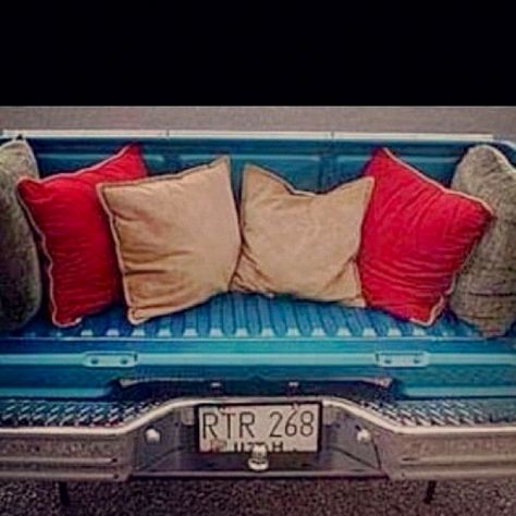 Old truck bed love seat! Tailgate Bench, Car Part Furniture, Automotive Furniture, Car Furniture, Blue Truck, Automotive Decor, Man Cave Garage, Truck Bed, Old Trucks