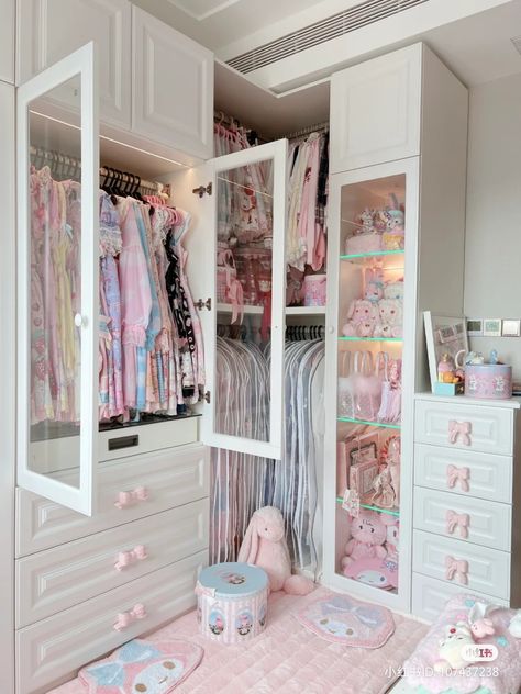 Lemari Aesthetic, Alice In Wonderland Door, Barbie Rooms, Dream Closet Design, Teen Bedroom Designs, Home Decor Idea, Pastel Room, Girly Room, Small Room Design