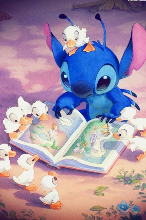 Stitch reading The Ugly Duckling to baby ducks. Phone Wallpaper • Lock Screen {Lilo and Stitch, Disney} Reading, Disney