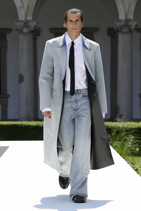 Contemporary Mens Fashion, Men High Fashion Outfit, High Fashion Outfits Men, Men’s 2024 Fashion, Runway Outfits Men, Men Runway, Fw 2022, Men Fashion Week, Fashion Outfits Men