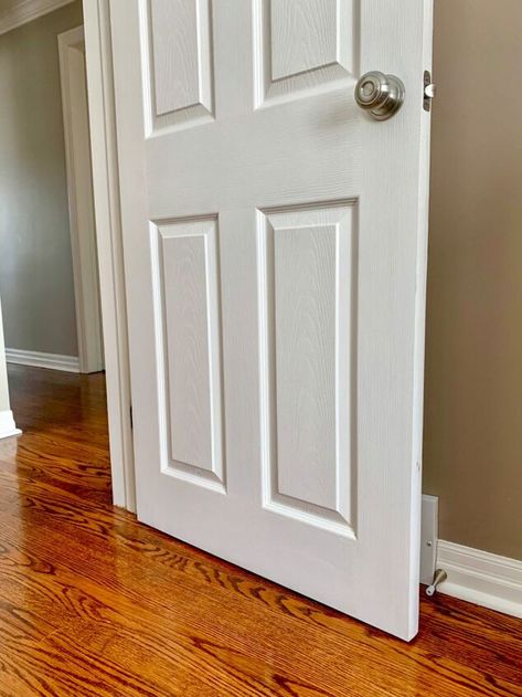 How To Clean Bedroom, Clean Baseboards, White Bedroom Door, Six Panel Door, Borax Cleaning, Cleaning White Walls, White Baseboards, White Interior Doors, Cleaning Baseboards