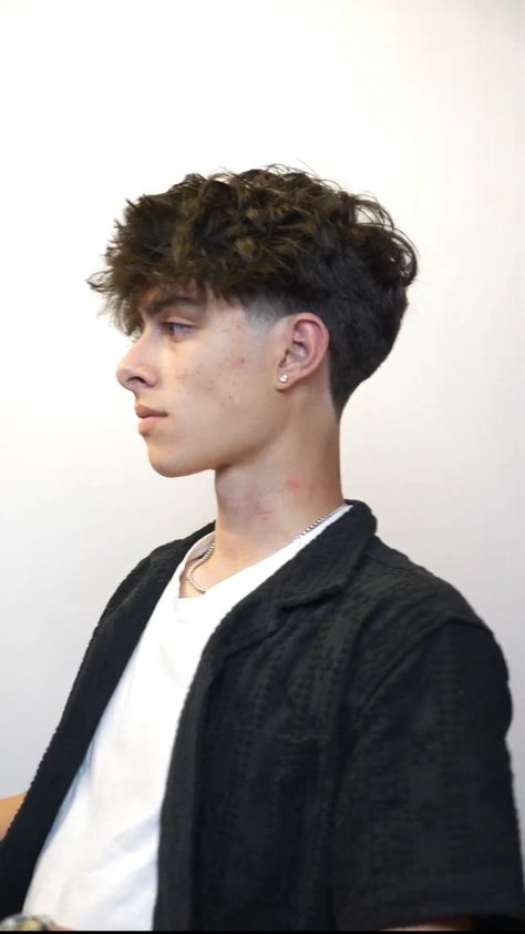 Hair Types Men, Taper Fade Short Hair, Fade Haircut Curly Hair, Low Taper Fade Haircut, Mens Haircuts Straight Hair, Edgars Haircut, Mens Haircuts Short Hair, Low Fade Haircut, Men Haircut Curly Hair