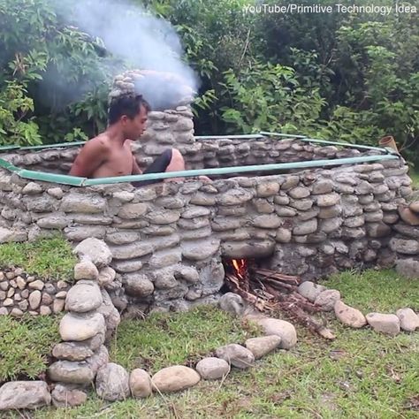 Stone Hot Tub DIY.......Awesome too!  #Handmade #DIY #Craft #Reuse #Repurpose #Environment #Sculpture #Recycle #UPcycle #Art #Stones Diy Hot Tub Homemade, Stone Hot Tub, Hillbilly Hot Tub, Cabin Projects, Rustic Arbor, Backyard Gathering, Upcycle Art, Herbal Garden, Diy Hot Tub