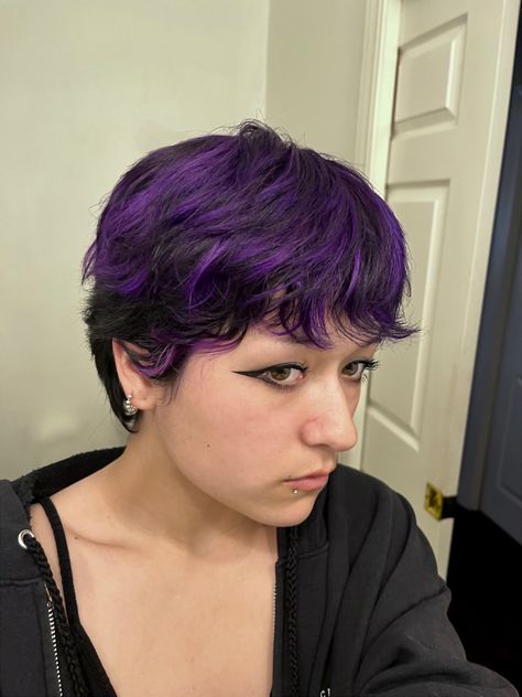 Short Purple Pixie Haircut, Purple And Black Short Hair, Short Hair Purple Highlights, Short Purple Hair Pixie, Purple Pixie Haircut, Purple Pixie Hair, Hair Purple Highlights, Pixie Haircut Color, Dyed Pixie Cut