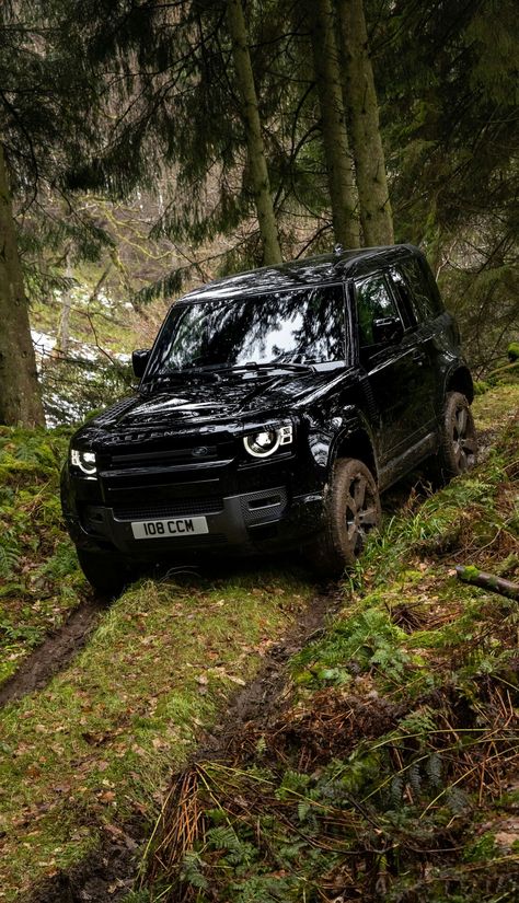 Best Off Road Vehicles, Dream Cars Range Rovers, New Defender, Car Goals, Land Rover Defender 110, Defender 90, Defender 110, Super Luxury Cars, Sports Cars Luxury