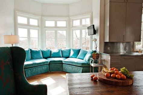 Love this couch! Where can I get it??? Window Couch Ideas, Bay Window Dining Table, Bay Window Couch, Window Couch, Bay Window Dining, Turquoise Couch, Couch Ideas, Turquoise Kitchen, Velvet Sectional