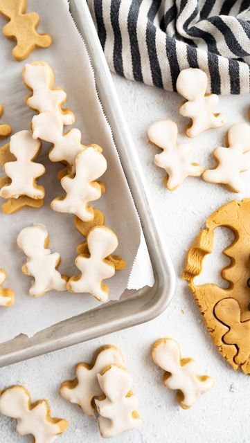 Soft Gingerbread Cookies Recipe, Gingerbread Cookies Soft, Gingerbread Dessert Recipes, Icing Christmas Cookies, Make Gingerbread Cookies, Best Christmas Cookies Recipes, Homemade Gingerbread Cookies, Gingerbread Man Cookie Recipe, Dessert Recipes Christmas