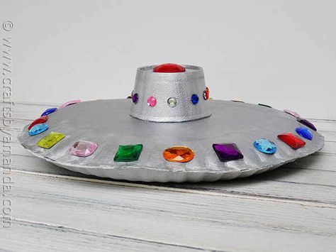 Make a Paper Plate Flying Saucer | 25 Paper Plate Crafts Kids Can Make Outer Space Crafts, Paper Plate Art, Space Crafts For Kids, Paper Plate Crafts For Kids, Cheap Crafts, Paper Plate Crafts, Plate Crafts, Crafts Kids, Flying Saucer