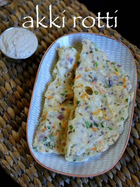 akki rotti recipe | chawal ki roti recipe | rice flatbread recipe with step by step photo recipe. akki rotti is a famous in every kannadiga's house. Rice Roti Recipe, Akki Rotti Recipe, Karnataka Cuisine, Akki Roti Recipe, Akki Roti, Hebbar's Kitchen, Recipe Rice, Indian Veg Recipes, Flatbread Recipe