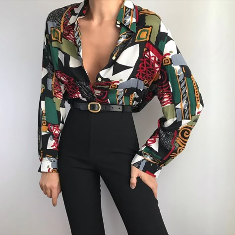 girls of mars on Instagram: “Incredible ‘90s vintage abstract print shirt. Will fit S/XL depending on styling -oversized. Made in France. Hand-picked in Paris. Online…” Look Retro, Mode Inspo, Mode Vintage, Looks Style, Mode Inspiration, Looks Vintage, Outfit Casual, Outfits Casuales, Look Fashion