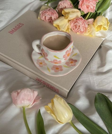 Vintage Tea Time, Ceramics Pottery Mugs, Soft Pink Theme, Instagram Feed Ideas Posts, Girl Drawing Sketches, Pretty Mugs, Spring Mood, Love And Co, Morning Tea