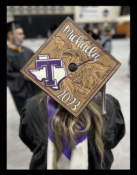 Leather Work Graduation Cap, Leather Graduation Cap Ideas, Leather Graduation Cap, Senior Year Things, College Grad Cap Ideas, Engraving Ideas, Cap Decoration, Grad Caps, Graduation Cap Toppers