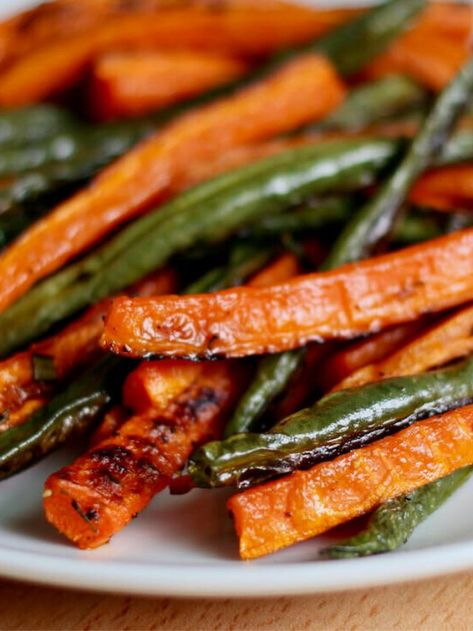 Roasted Green Beans And Carrots, Roasted Carrots And Asparagus, Roast Green Beans, Carrots And Asparagus, Green Beans And Carrots, Oven Green Beans, Carrots In Oven, Grilled Green Beans, Oven Roasted Green Beans