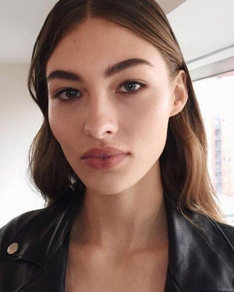 Grace Elizabeth, Glow Skin, Pinterest Makeup, Natural Face, Maquillaje Natural, Natural Makeup Looks, Perfect Skin, Instagrammer, Everyday Makeup