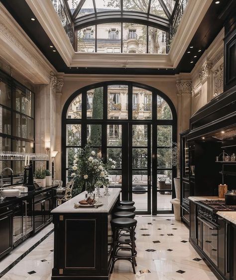 Parisian Kitchen Design, Luxurious Mansions, Lux Interior, French Mansion, Parisian Kitchen, Townhouse Interior, Dream Life House, Inspiration Instagram, Luxury House Designs