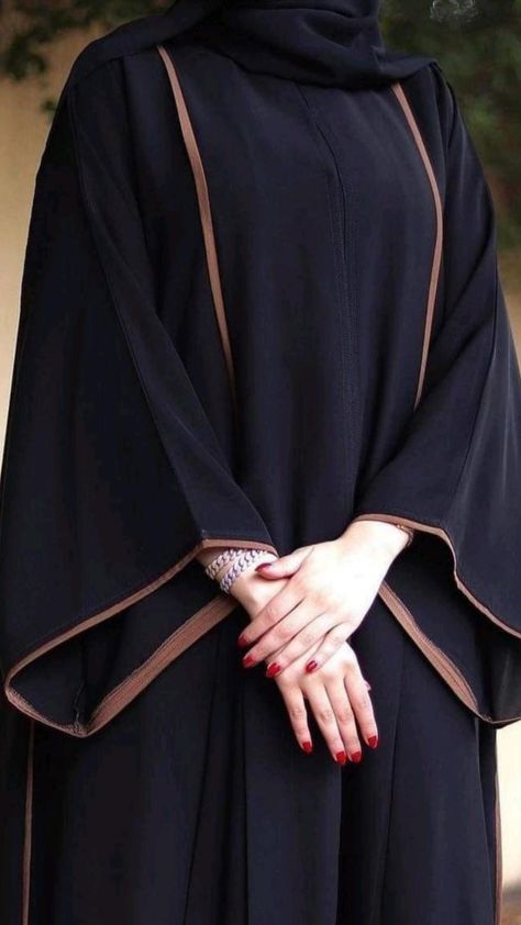 Simple Abaya Designs, Burkha Designs, Burqa Designs, Black Abaya Designs, Simple Abaya, Mode Abayas, Abaya Designs Latest, Maquillage On Fleek, Hijab Style Tutorial