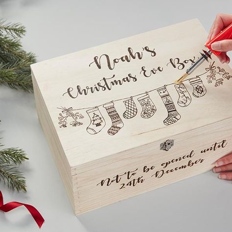 Pyrography Christmas, Diy Christmas Eve Box, Diy Christmas Box, Christmas Eve Box Ideas, Christmas Eve Crate, Wooden Christmas Eve Box, Xmas Eve Boxes, Personalised Christmas Eve Box, Dollar Store Christmas