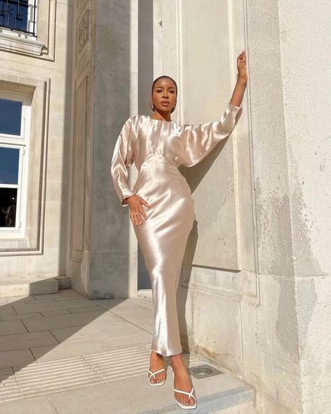 Graduation Dress Modest, Satin Dress Aesthetic, Beige Satin Dress, Graduation Fits, Braidsmaid Dresses, Long Sleeve Satin Dress, Satin Design, Beige Long Sleeve, Champagne Dress