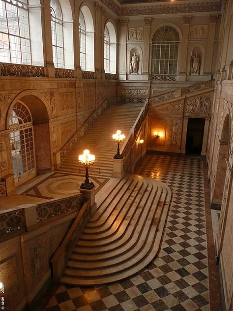 Grand Entryway Castles Interior, Naples Italy, Stately Home, Grand Staircase, Staircase Design, Sorrento, Beautiful Architecture, Beautiful Buildings, Amalfi