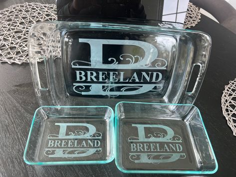 Glass Etching Projects, Bake Sale Recipes, Cricut Explore Projects, Bakery Box, Bakery Packaging, Baking Dishes, Bakery Design, Bakery Business, Glass Baking Dish