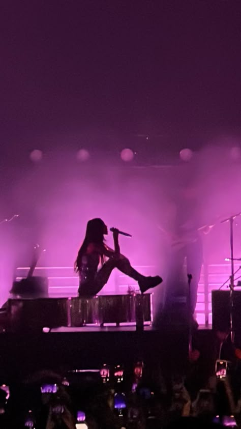 Olivia Rodrigo, A Woman, Concert, Pink