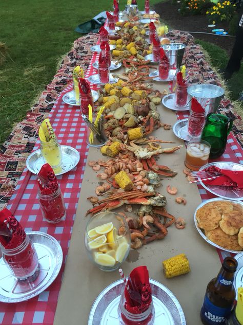 Crab Boil Recipe, Boil Recipes, Crawfish Boil Party, Country Boil, Low Country Boil, Boiled Food, Crab Boil, Birthday Dinner Party, Shrimp Boil