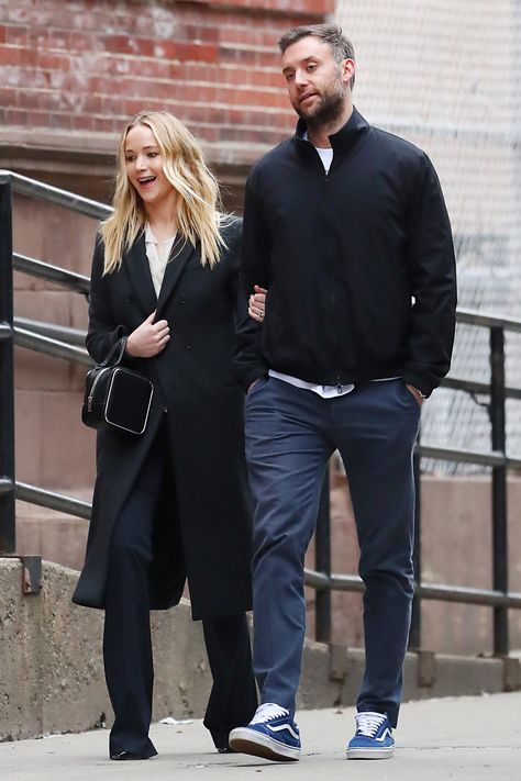 Jennifer Lawrence and Fiancé Cooke Maroney ‘See the World in a Similar Fashion’ Jennifer Lawrence Street Style, Cooke Maroney, Jennifer Lawrence Style, Alison Lou, Engaged Couple, Family Affair, Trench Coat Black, Jennifer Lawrence, Style Icon